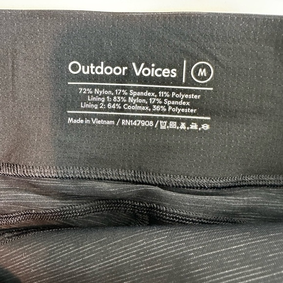 Outdoor Voices Space Dye Warm Up
Cropped Leggings, Charcoal Gray/Black, Size M - Picture 2 of 8